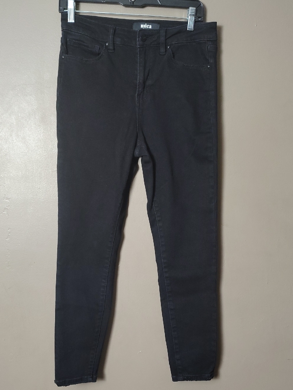 Mica Denim Black Skinny Frayed Hem Jeans Size 29